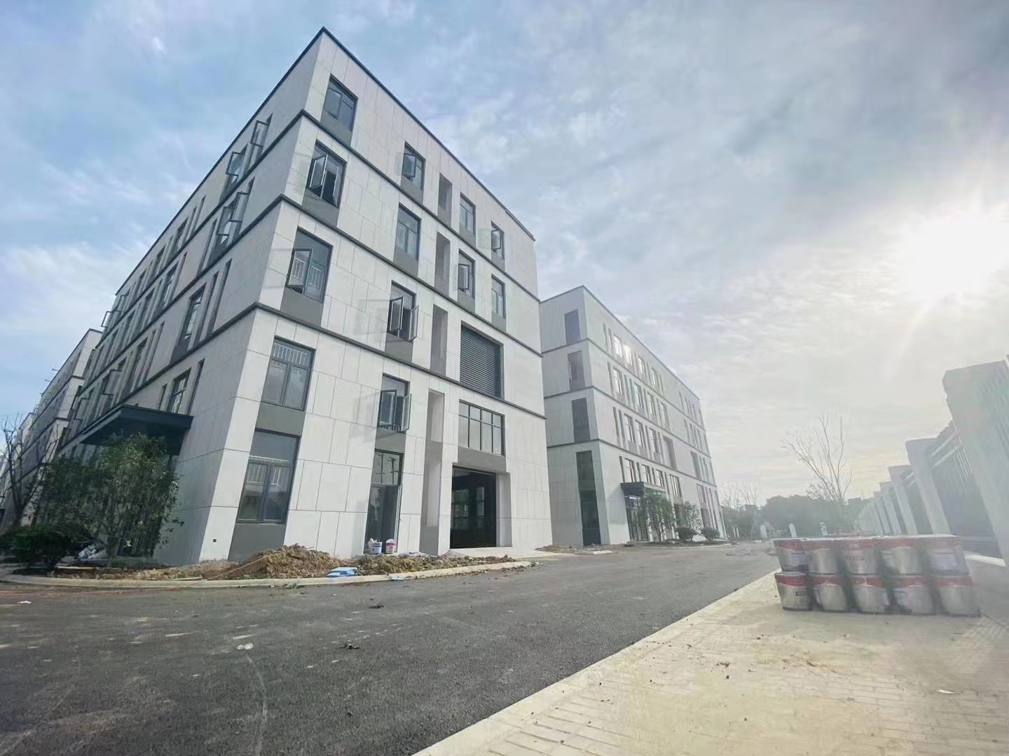 安家天下−海门沿江公路超大平米单层厂房出租，三层3000平出售-图2