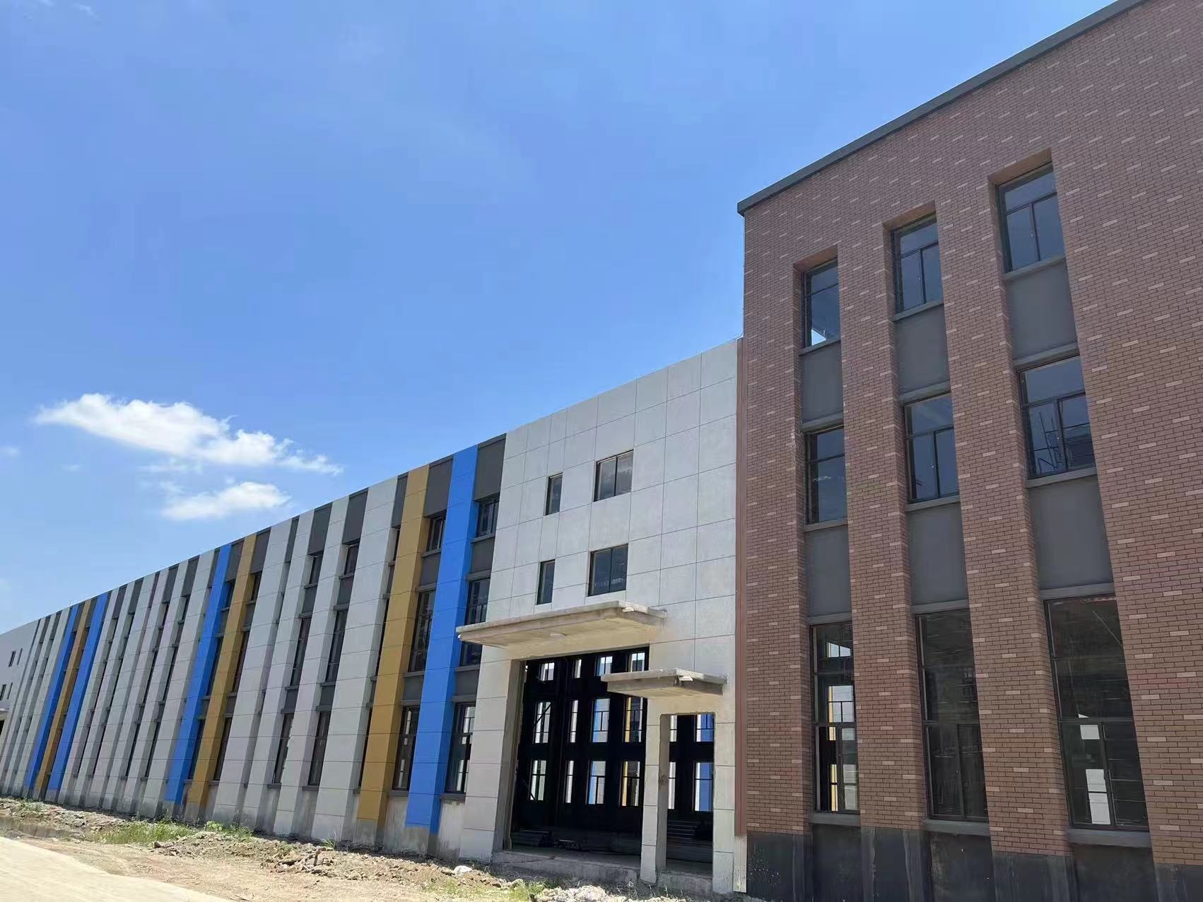 实墙10米高单层独立配电箱紧临表面处理中心高速口-图7