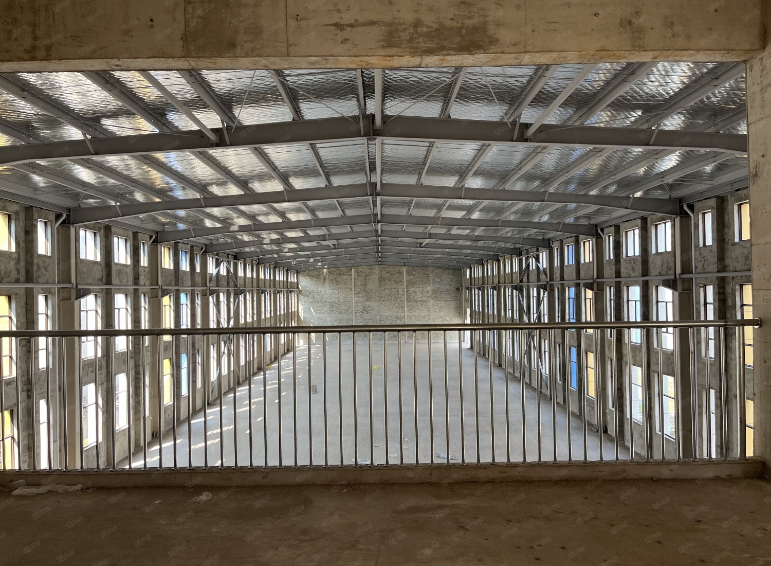 实墙10米高单层独立配电箱紧临表面处理中心高速口-图5