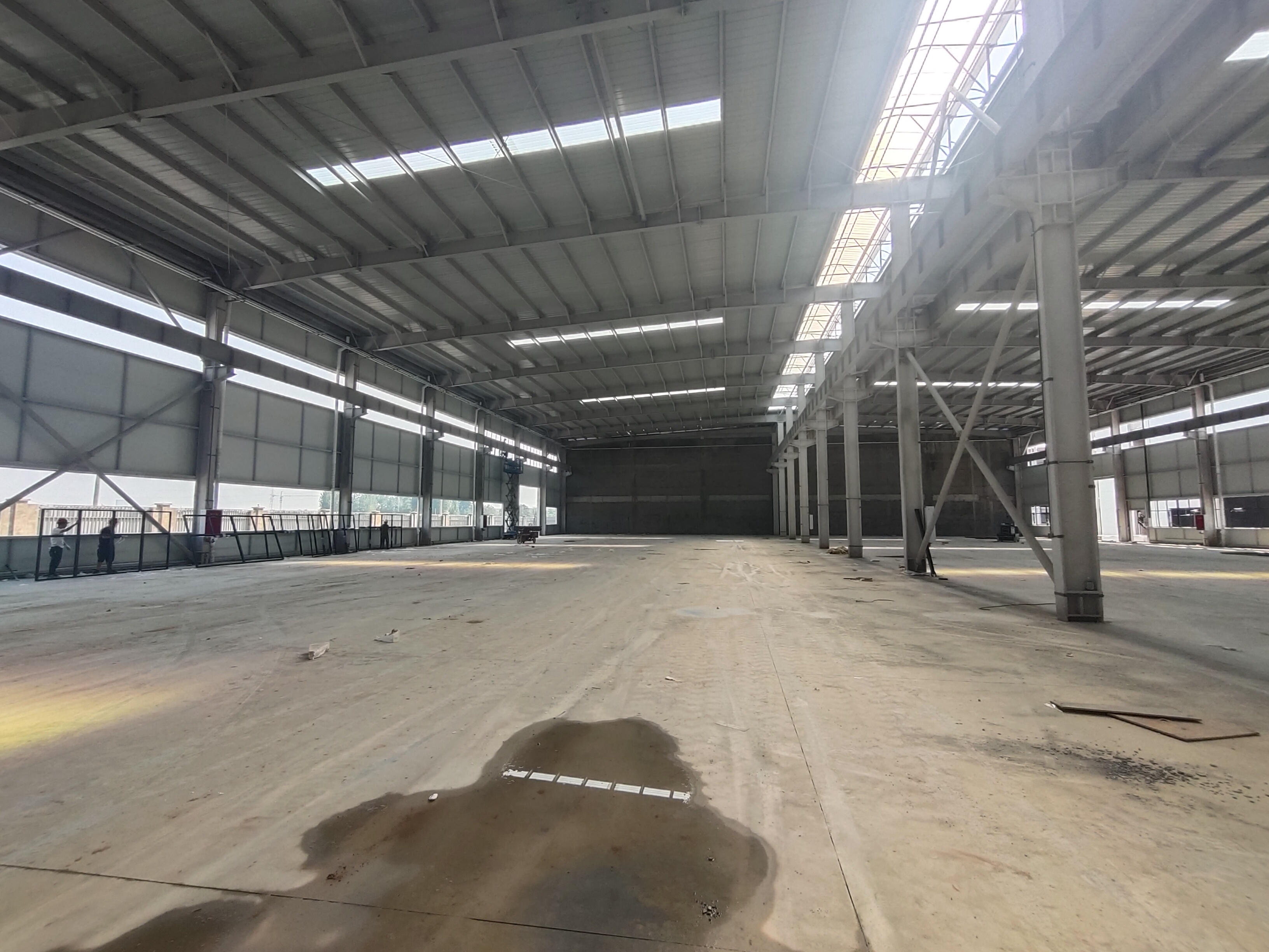 新津工业园 单层钢结构厂房  带10T行车 生产厂房 丙二类-图1