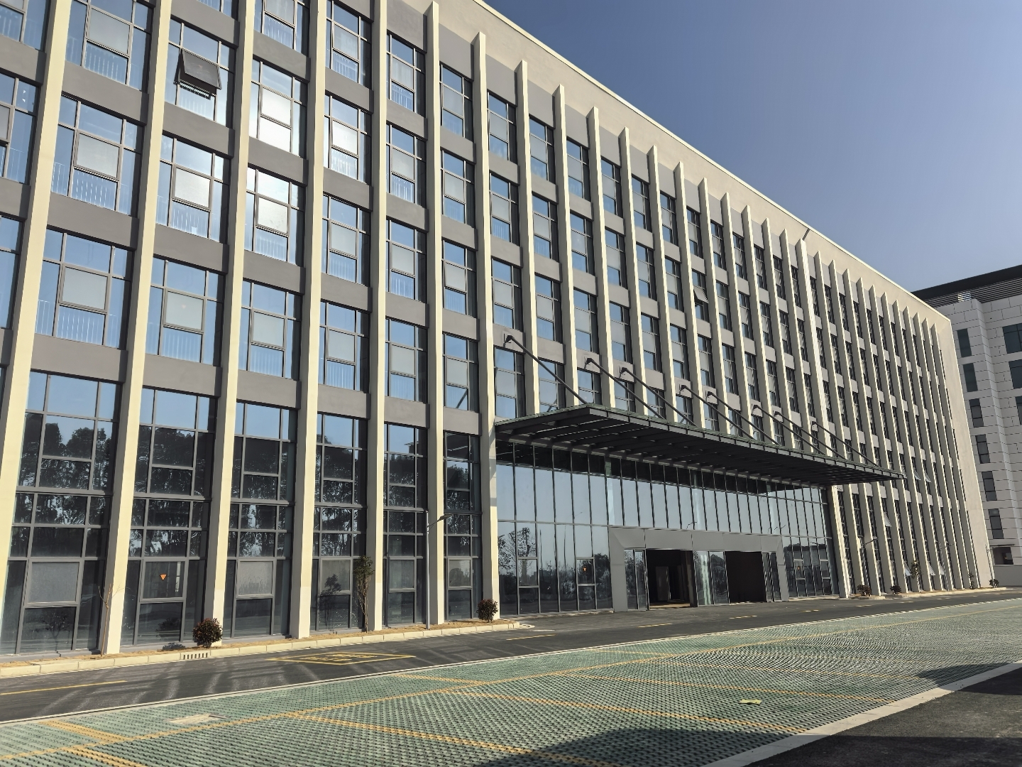 世联行汽车产业园区-图1