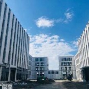 花园式厂房 靠近轻轨站 临近高铁 机场 可按揭