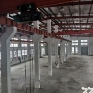 开发区单层厂房仓库3000平出租，高12米，有行车，可分租，适合汽车配件，机械，