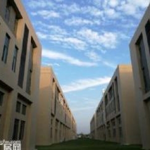 出售全新标准化厂房，50年独立产权，1千−9千方可按揭