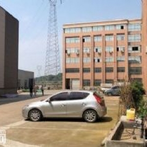 出售嘉兴平湖6亩土地带1−2层4500方厂房，证件齐全，大马路边