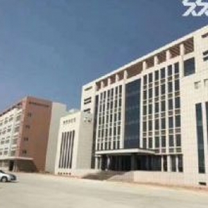 出售：桐乡市梧桐街道开发区55亩土地40000方标准厂房，证件齐全，形象气派