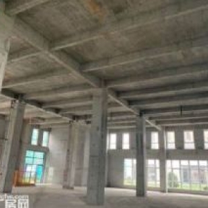 50年独立产权，三证齐全，低总价低首付可按揭，位置佳高速路口旁。