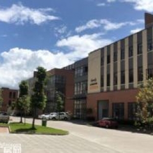 象山滨海占地28亩建筑5000平方钢结构厂房，高度10米，价格3100万