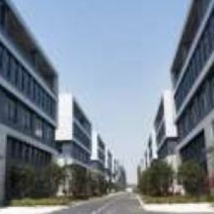 五乡工业区占地23亩1−3楼25000平方厂房新位置好，特价8200万税少