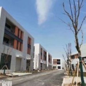 无锡宜兴 绿园路501号1700㎡ 厂房出售层高8.1米 配电70KVA可架行车