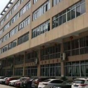 梧田工业区一楼1100平，适合仓库，五金，模具。等行业