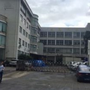 上汇工业区 3楼2000平方，住宿400平方