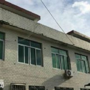 虹桥附近工业区9.4亩厂房，建筑面积5000平方