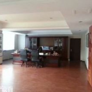 龙湾滨海经济开发区厂房出售，占地70.3亩，78841平方，厂房大气，位置好