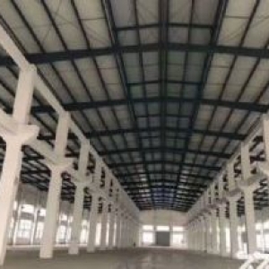 好货！滨海占地7亩建筑3000平米，独门独院，重工厂房，手续清楚。