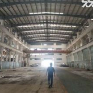 出租新北区龙虎塘10000多平重型机械厂房，高度18米，10吨50吨行车多台，