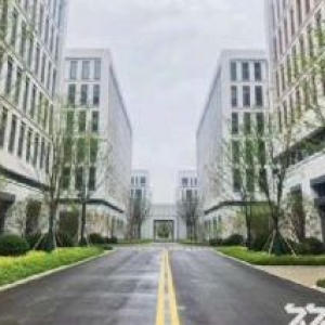 仅有2套，2层厂房出售，楼上楼下各560平