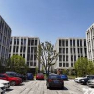 新区政府推荐园区国土50年产权首付3成，560−−6000平大小面积可选