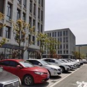 新区锡泰路566号联东U谷6000平首付3成，准现房