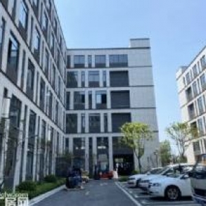 扬子江创智园对面，园区800平厂房出售，可生产可研发