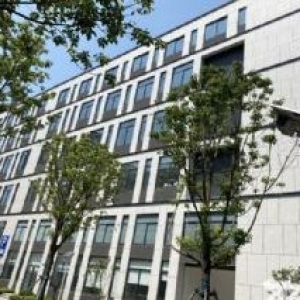 江阴高新区一二楼厂房出售，楼上楼下各600平，可装行车
