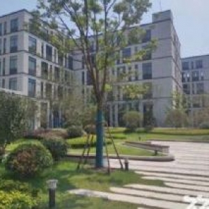 扬子江创智园对面，50年产权厂房出售，小面积