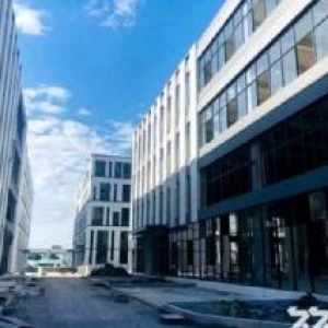 江阴高新区，2层厂房出售，有货梯