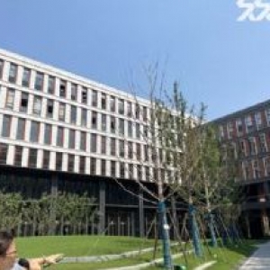 首付80多万就可买厂房，国土双证，有货梯可环评