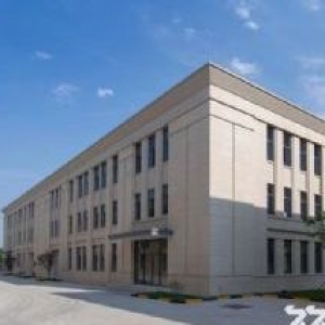 2层结构独栋花园式厂房，17米半挂可进出，园区道路宽敞，可按揭，有产权