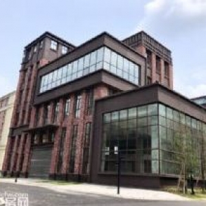 产业园招商 面积1800&minus;3200平 底楼层高7.8米