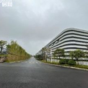 6500平行车厂房出租，1500起起租！