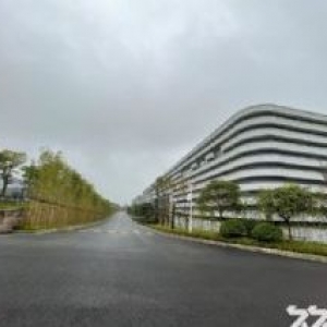 金凤标准厂房招租，可安装行车，动力电充足！
