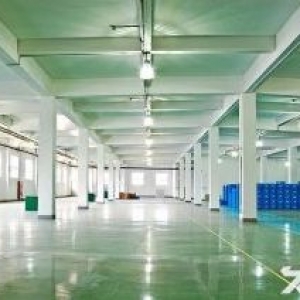出租临安锦南工业区1～4层2200方厂房出租，价格16块可谈，证件齐全