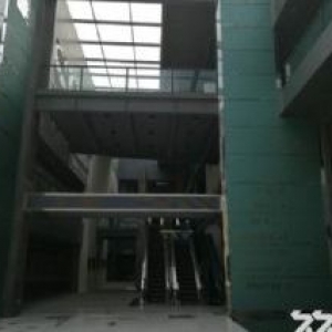 机场高架下优质园区1楼3000方玻璃幕墙 适合展厅总部