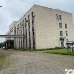 出售余杭区良渚工业区17亩土地7000方厂房，证件齐全，交通方便，独门独院