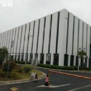 出售:下沙工业区36亩土地，60000多方多层全新厂房，交通方便，证件齐全