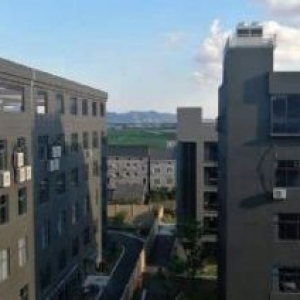 出售 滨江6亩土地，标准厂房8000方，独门独院，证件齐全