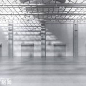 出租乾元750方单层钢结构厂房，可以架行车，高8米，价格22元