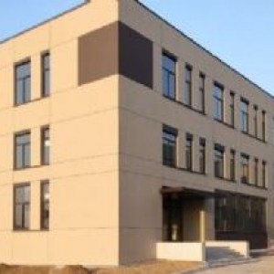 出售工业园区内1000−5000平标准厂房 紧邻高铁站 带行车 可环评