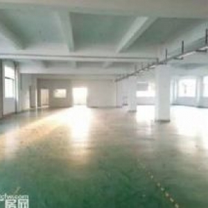 凤岗雁田已搬空三楼1500平电子蓝牙耳机 组装加工厂房出租