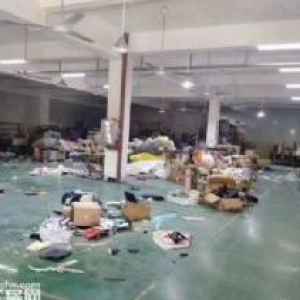 凤岗油甘埔原房东楼上1000平厂房出租 现成水电办公装修