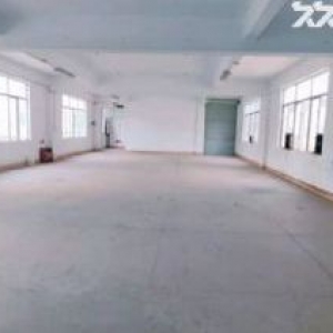 凤岗竹塘楼上小面积厂房出租500平 打包价8000元 水电齐