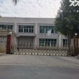 小独院原房东厂房1300平方，高8米