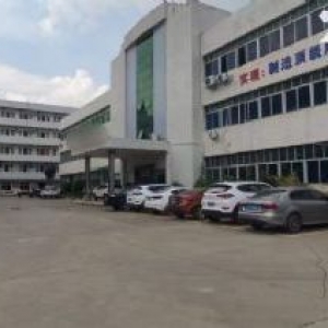 凤岗油甘埔三楼厂房出租1400平 有办公室装修 车间吊顶