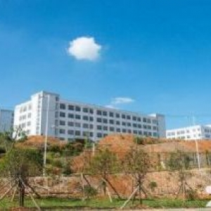 东莞市塘厦镇３０００平方米五楼食品厂房出租 (食品证)