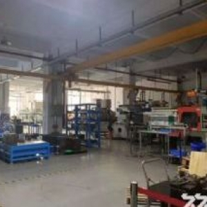 带行车 凤岗五联石头岭工业区一楼厂房出租1300平 电费便宜