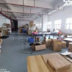 带装修厂房出租雁田布心租客准组楼上670平免转让费 拎包入住