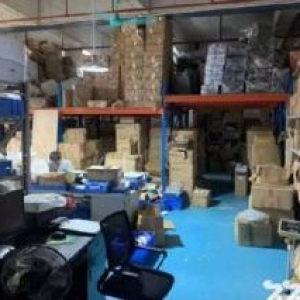 凤岗雁田楼上电商仓库厂房出租803平 有装修 办公室 水电齐