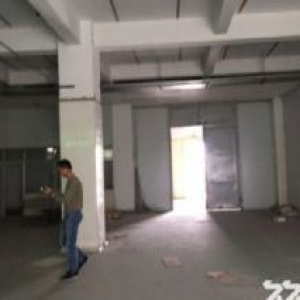 金平工业区一楼，有装卸平台，地基高通风透气，带一千平宽埕