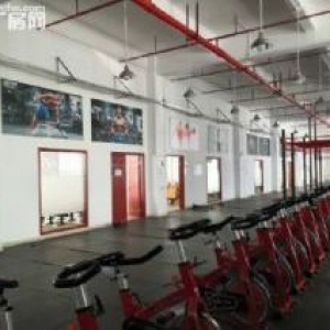 板芙红本独院厂房1000平厂房出租，空地大，车位充足